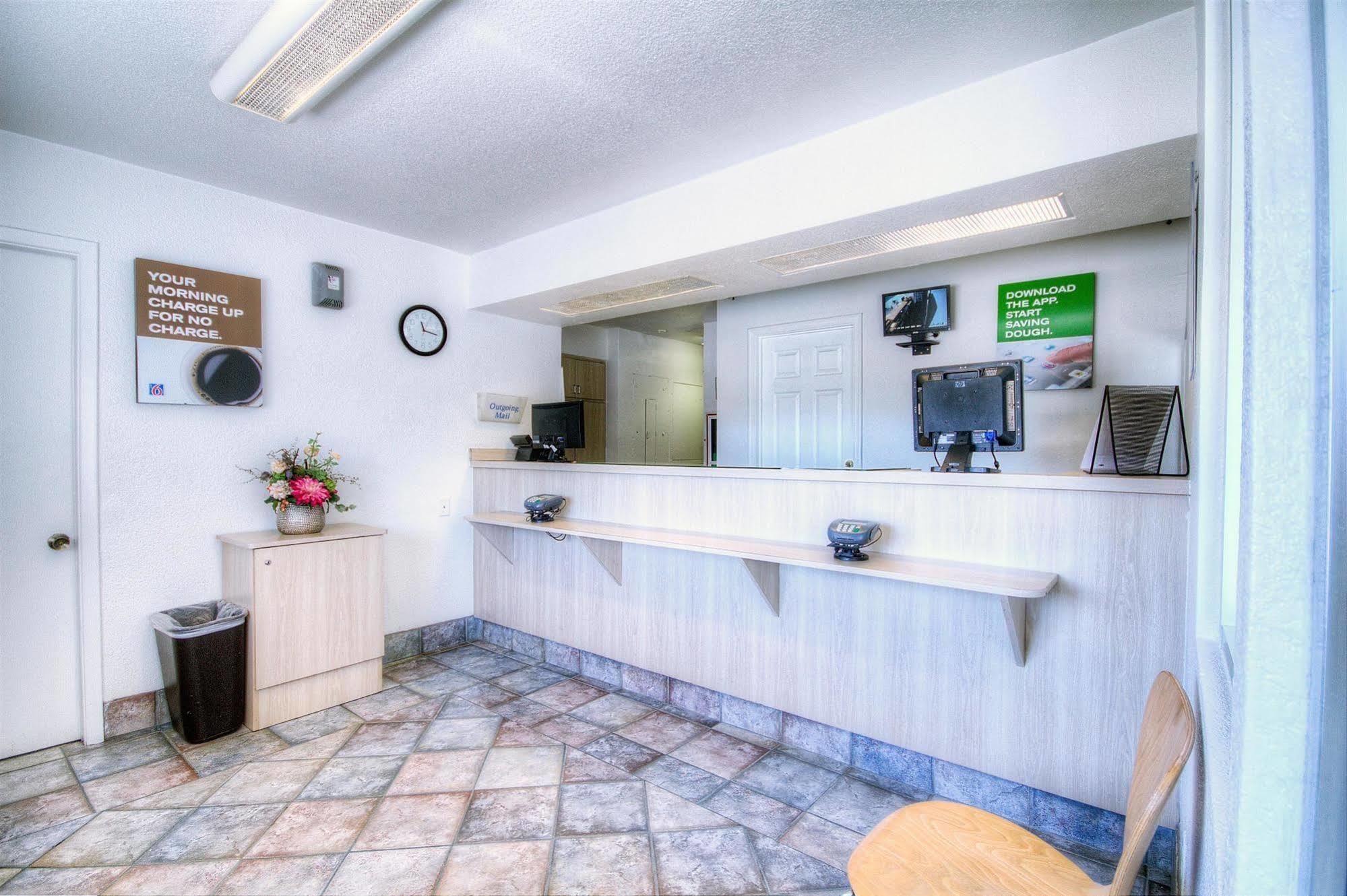 לאס קרוסס Rodeway Inn מראה חיצוני תמונה