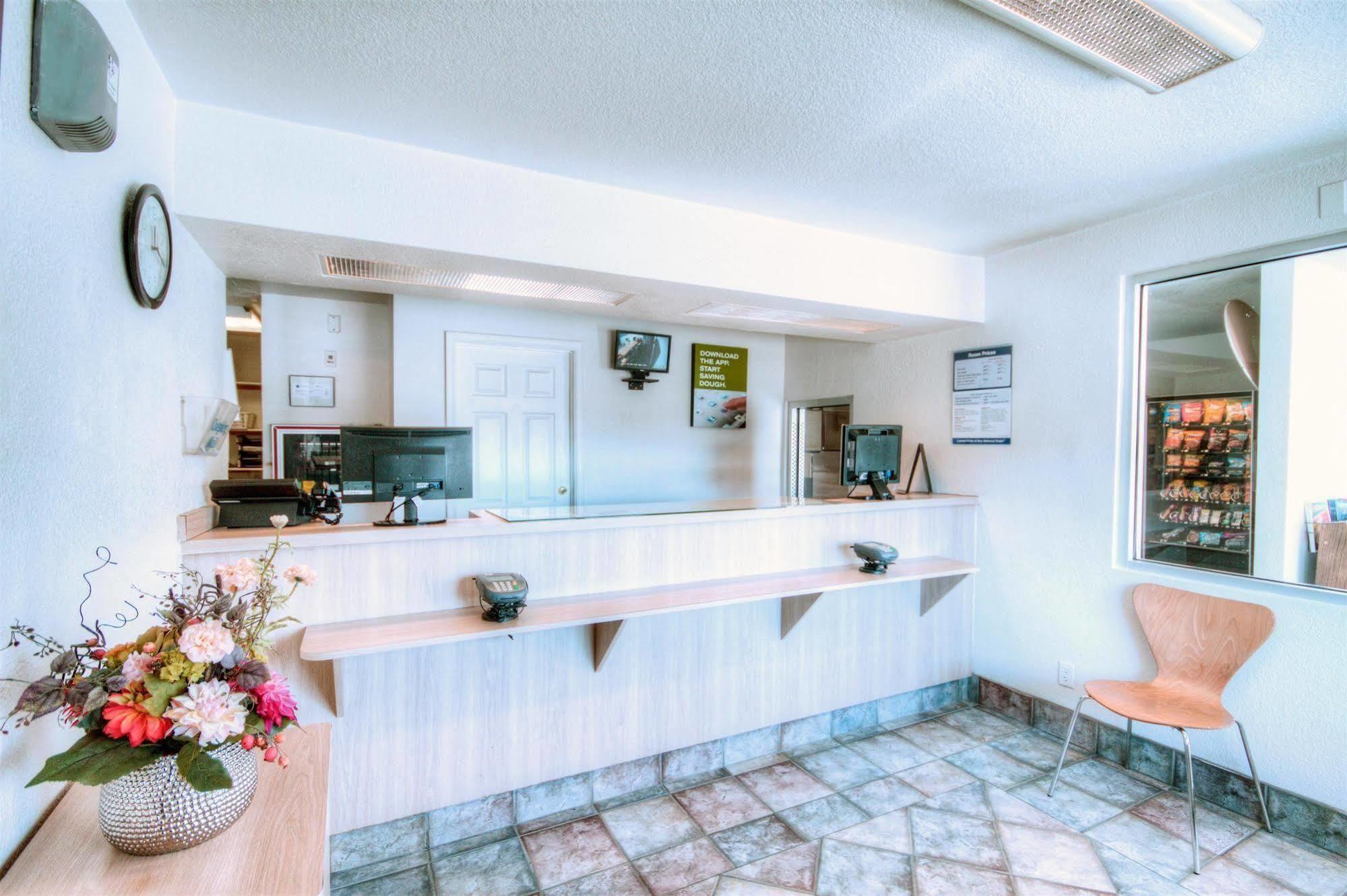 לאס קרוסס Rodeway Inn מראה חיצוני תמונה