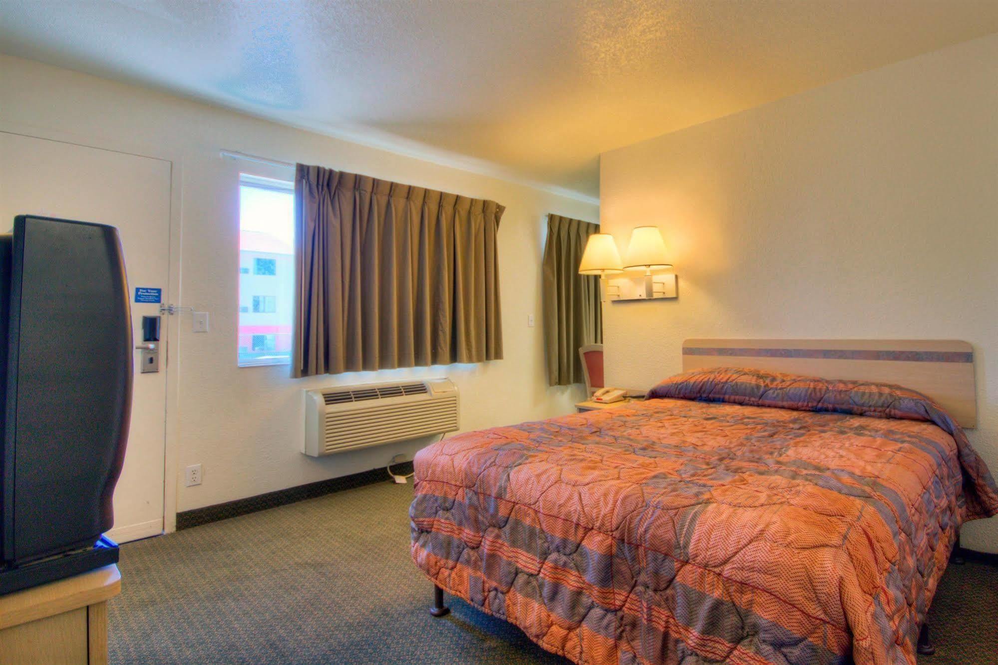 לאס קרוסס Rodeway Inn מראה חיצוני תמונה