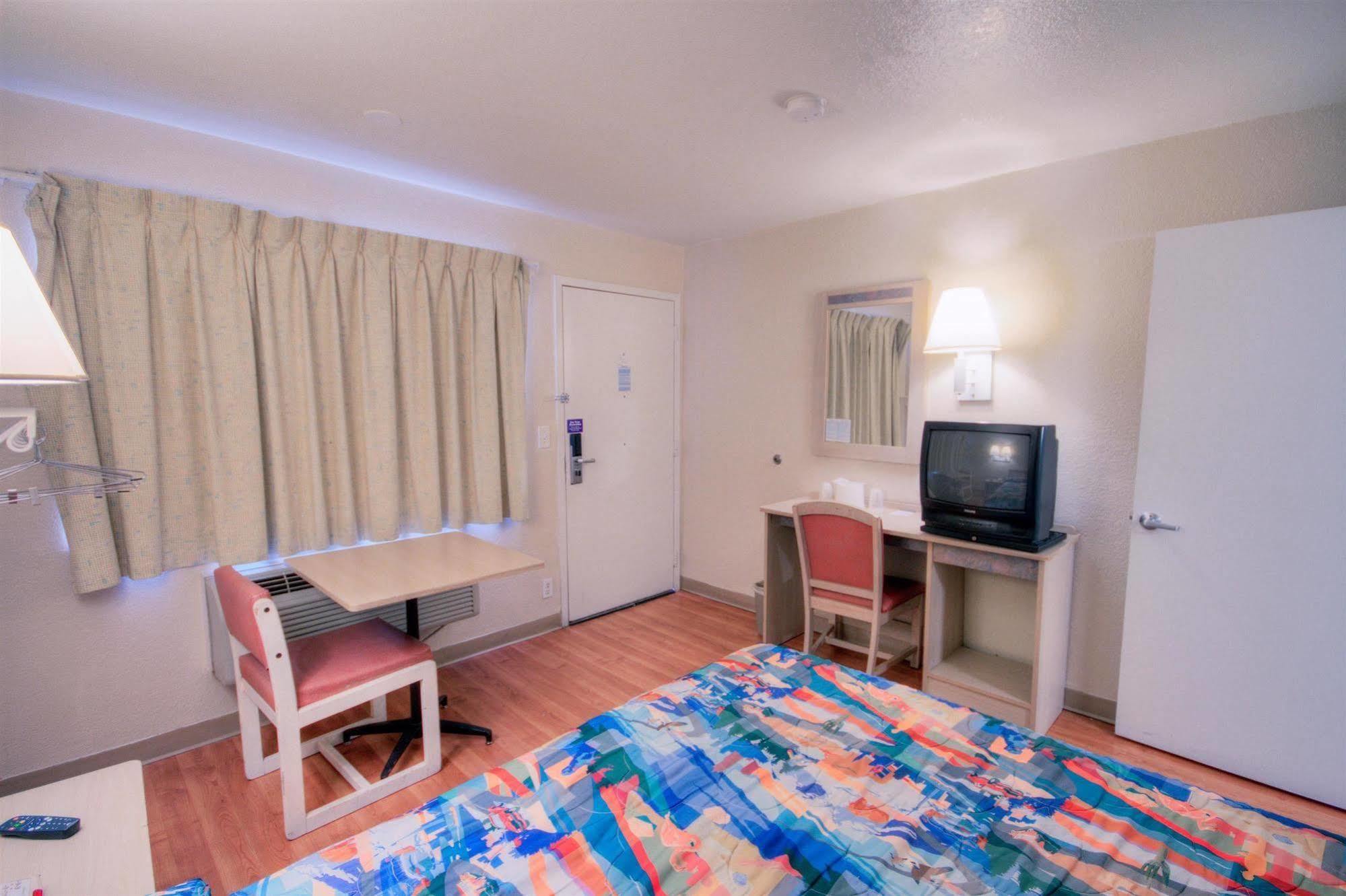 לאס קרוסס Rodeway Inn מראה חיצוני תמונה