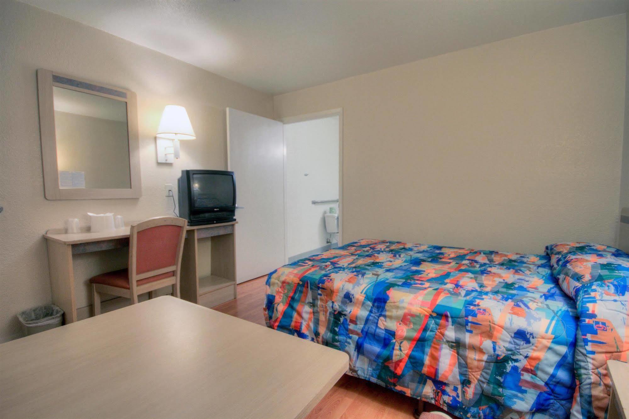 לאס קרוסס Rodeway Inn מראה חיצוני תמונה