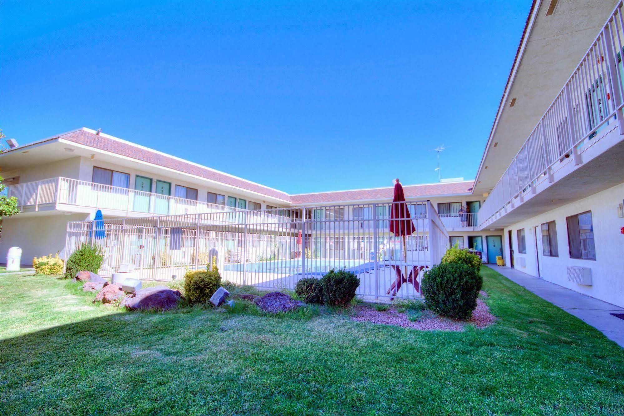 לאס קרוסס Rodeway Inn מראה חיצוני תמונה